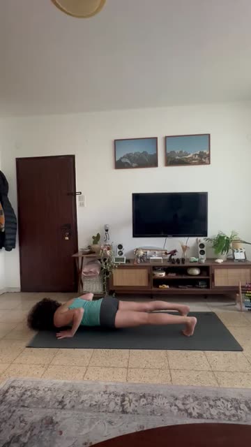 Noa in Chaturanga